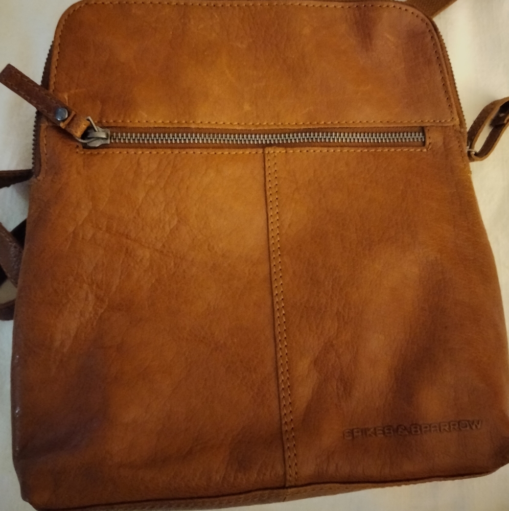 Leather bagpack spike & sparrow